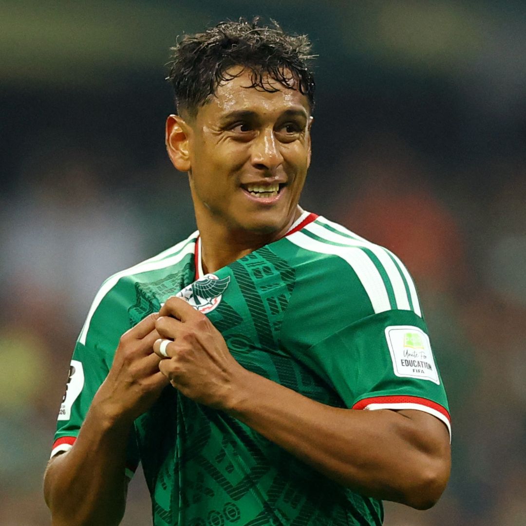 Luis Romo durante un partido de la selección mexicana